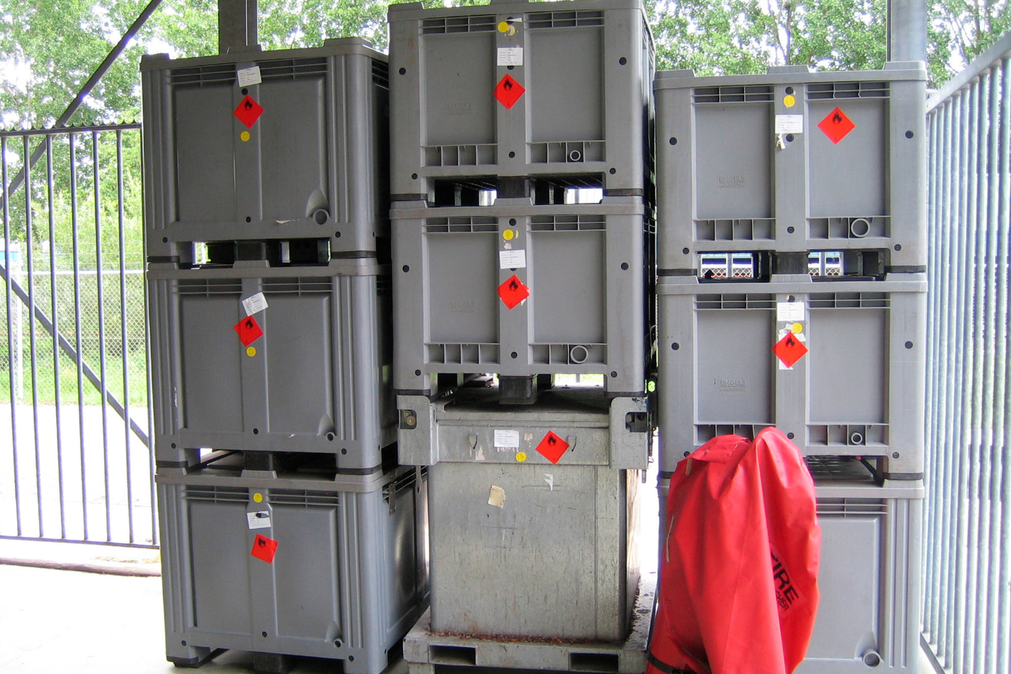 Caixas-paletes para o transporte seguro de acordo com ADR